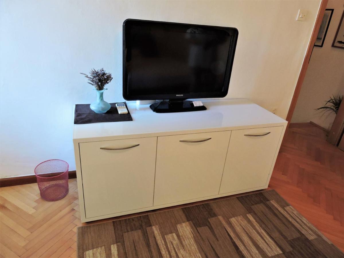 Bruno Split Centre Apartment And Room Екстер'єр фото