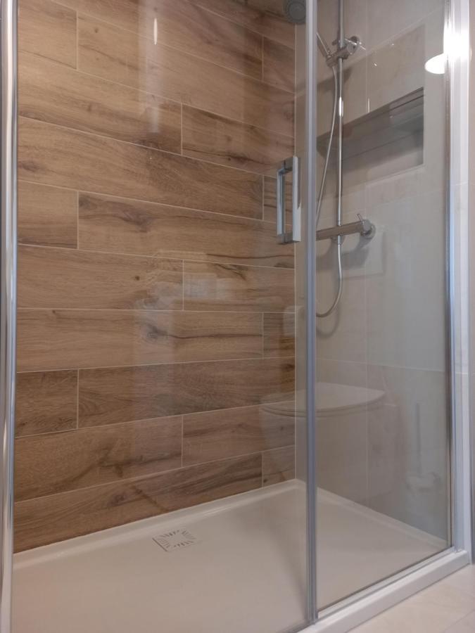 Bruno Split Centre Apartment And Room Екстер'єр фото